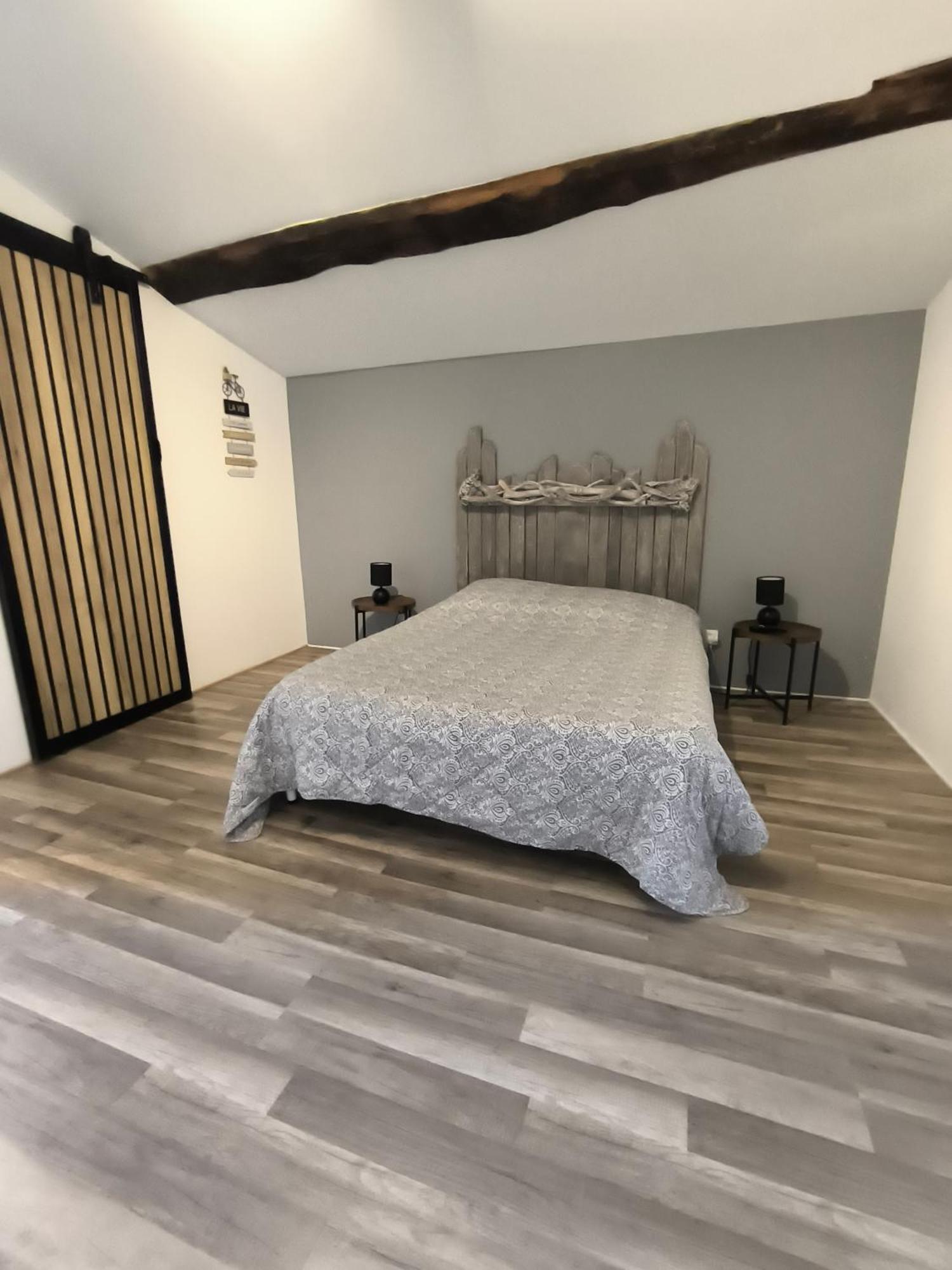 Houlala - Relais D'Etape - Chambres D'Hotes Pont-Eveque Bagian luar foto